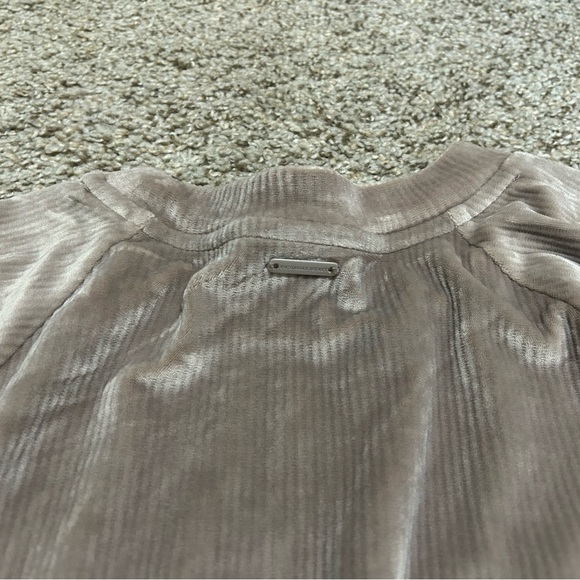 Victoria's Secret TRACKSUIT SET Crew neck & jogger pants VELOUR Size M Beige - Picture 7 of 15